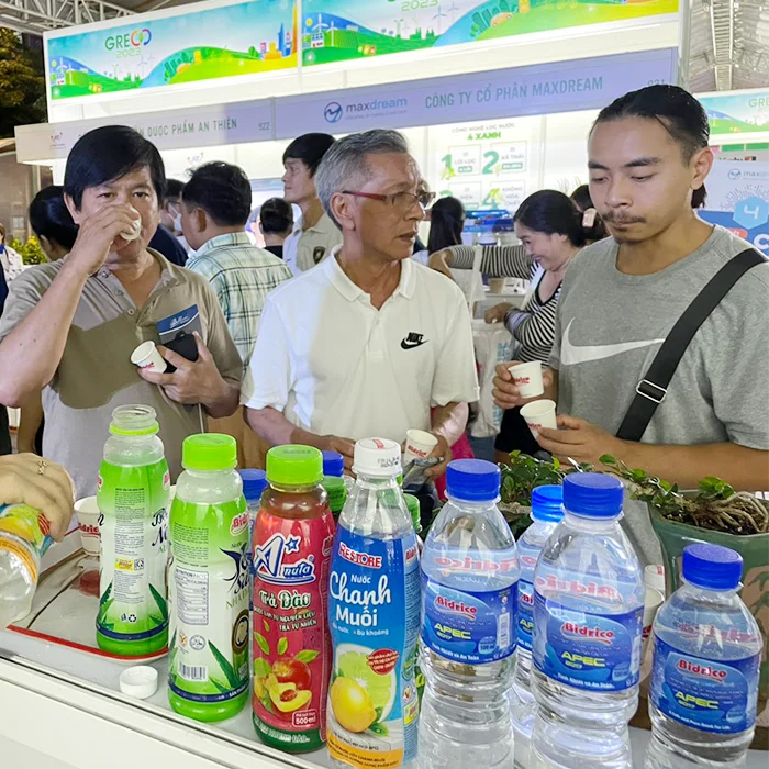 A*nuta Brand Peach Tea Drink Made From Natural Loose Leaf Black Tea Drink ISO HALAL cGMP HACCP Low Fat Soft Drink Bottle 500ml