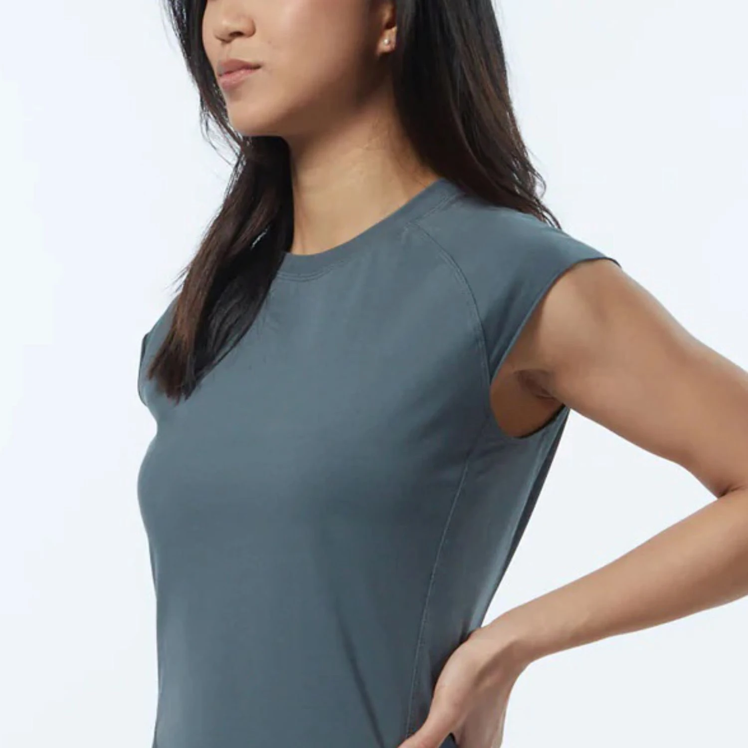 Performance Fit 95% Cotton 5% Spandex Fitted Cap Sleeves Raglan Shaped Crew Neckline Women Porcelain Grey T-Shirt with Scoop Hem