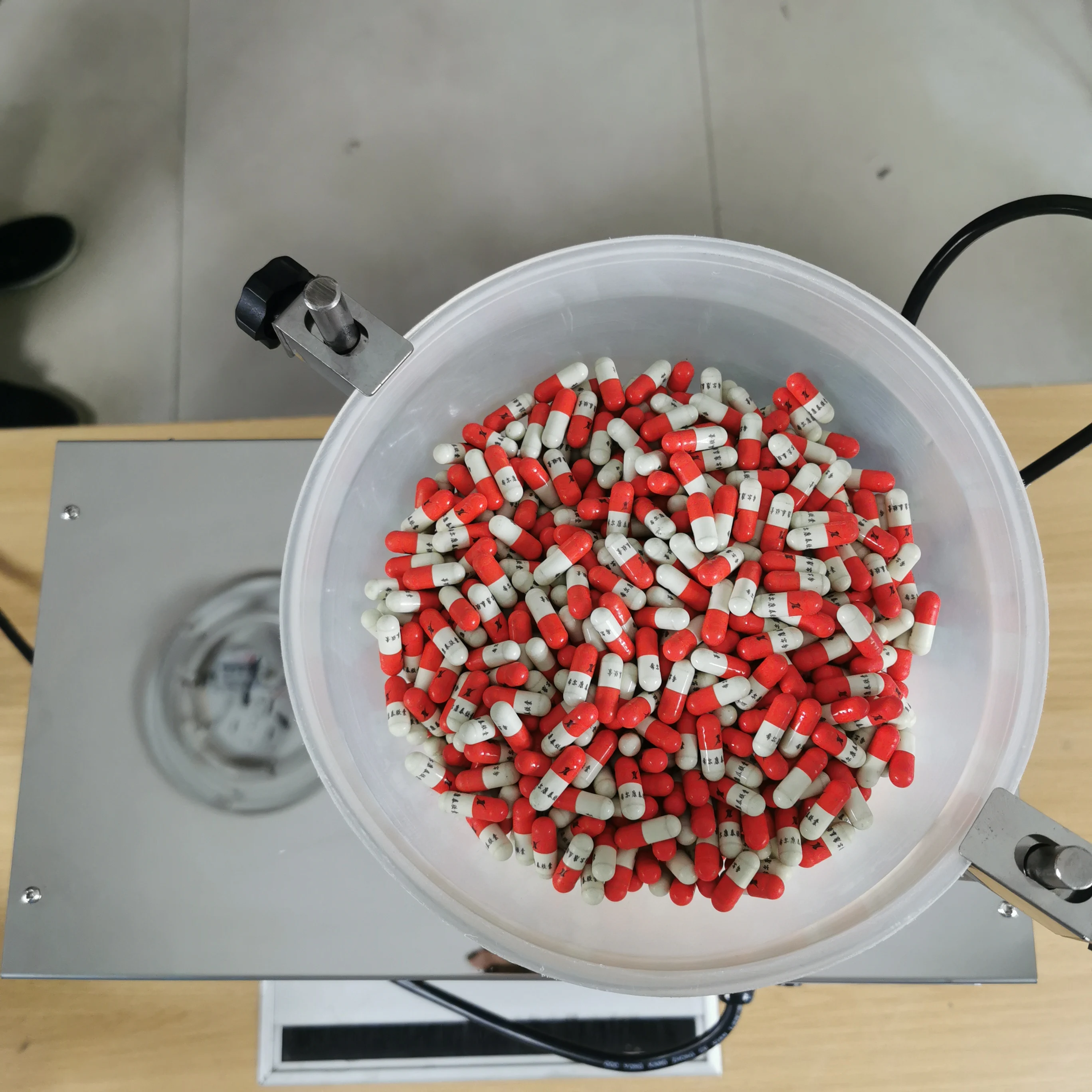 Desktop tablet counter machine pharmaceutical small tablet capsule pill counter soft gel counting machine price