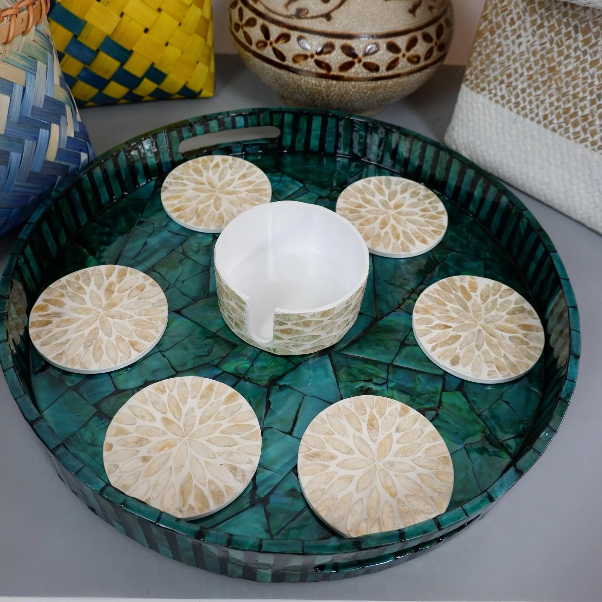 Тренд 2023! Экологически чистый лаковый поднос для журнального столика круглый декоративный с вырезанными