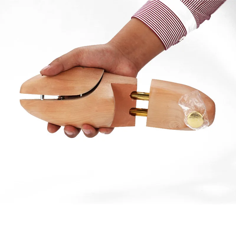 High-quality general wooden shoe stretchers with multiple sizes adjustable, suitable for men and women