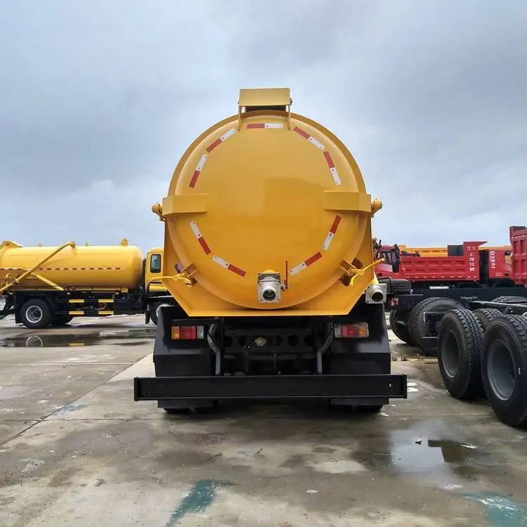 Fecal Suction Truck/Vacuum Sewage Suction Tank Truck