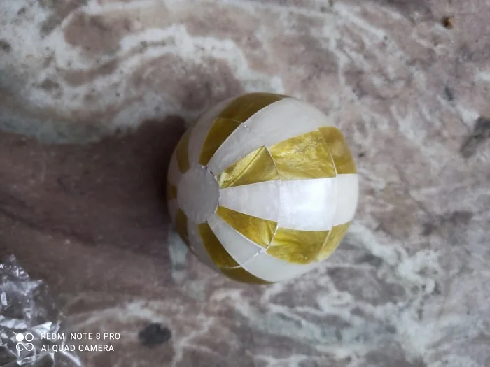 Hot Selling Handmade Decorative Mother of pearl Bone Resin Inlay Glass Flask Cover Balls Decorative Bottle Stopper Balls