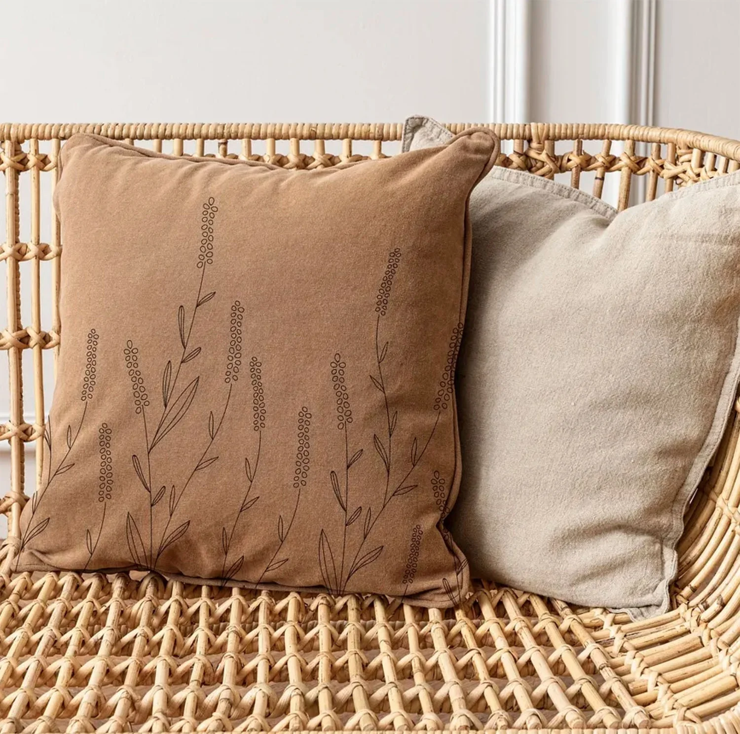 Eco-Friendly Linen Cushion Pillow Cover With Silk-Screen Printed Floral Motive From Thailand