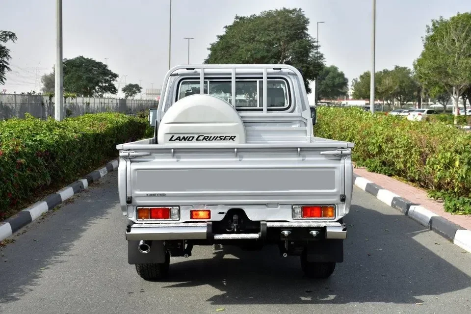 Land Cruiser 79 Пикап с одной кабиной V8 4.5L Дизель 4x4 механическая коробка передач