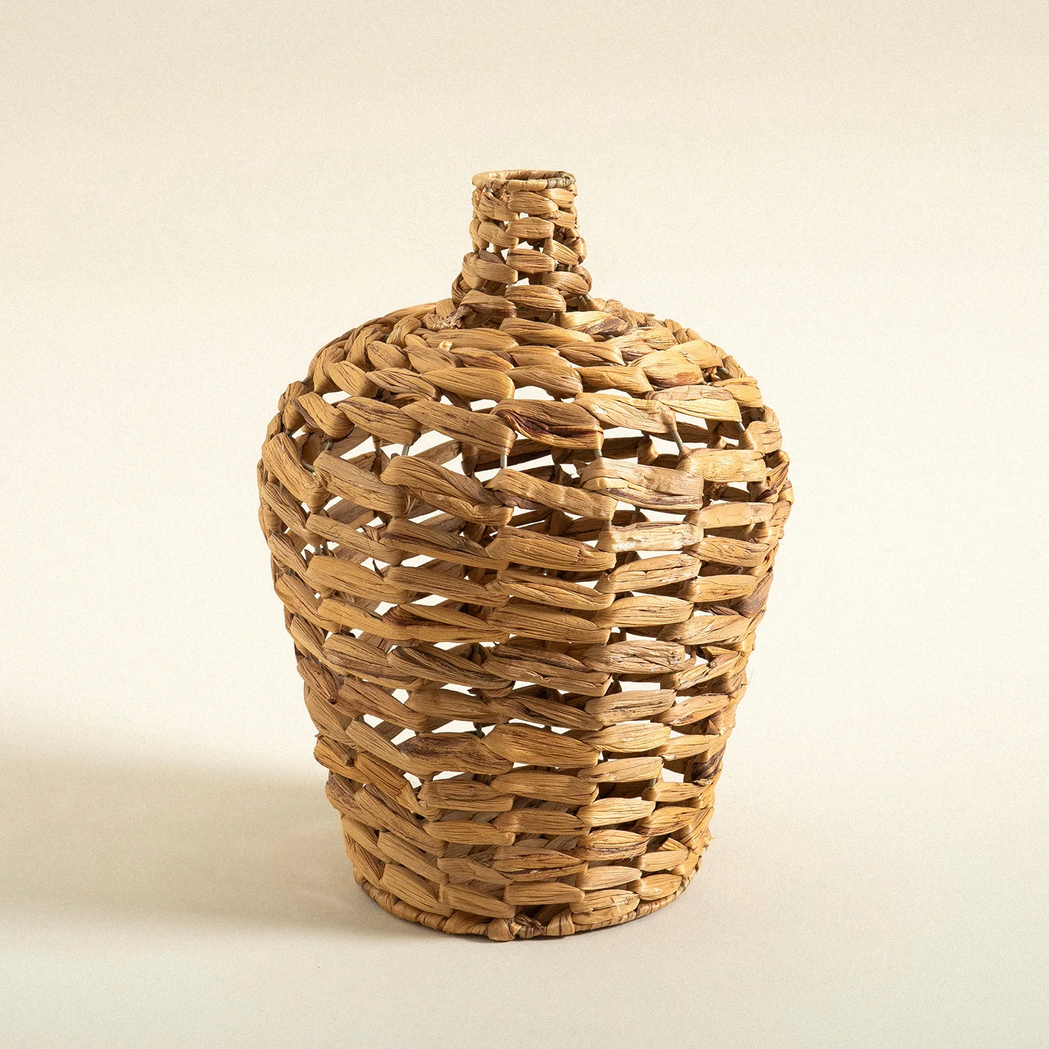 High quality best selling modern eco friendly water hyacinth woven vase for home decor made in Vietnam