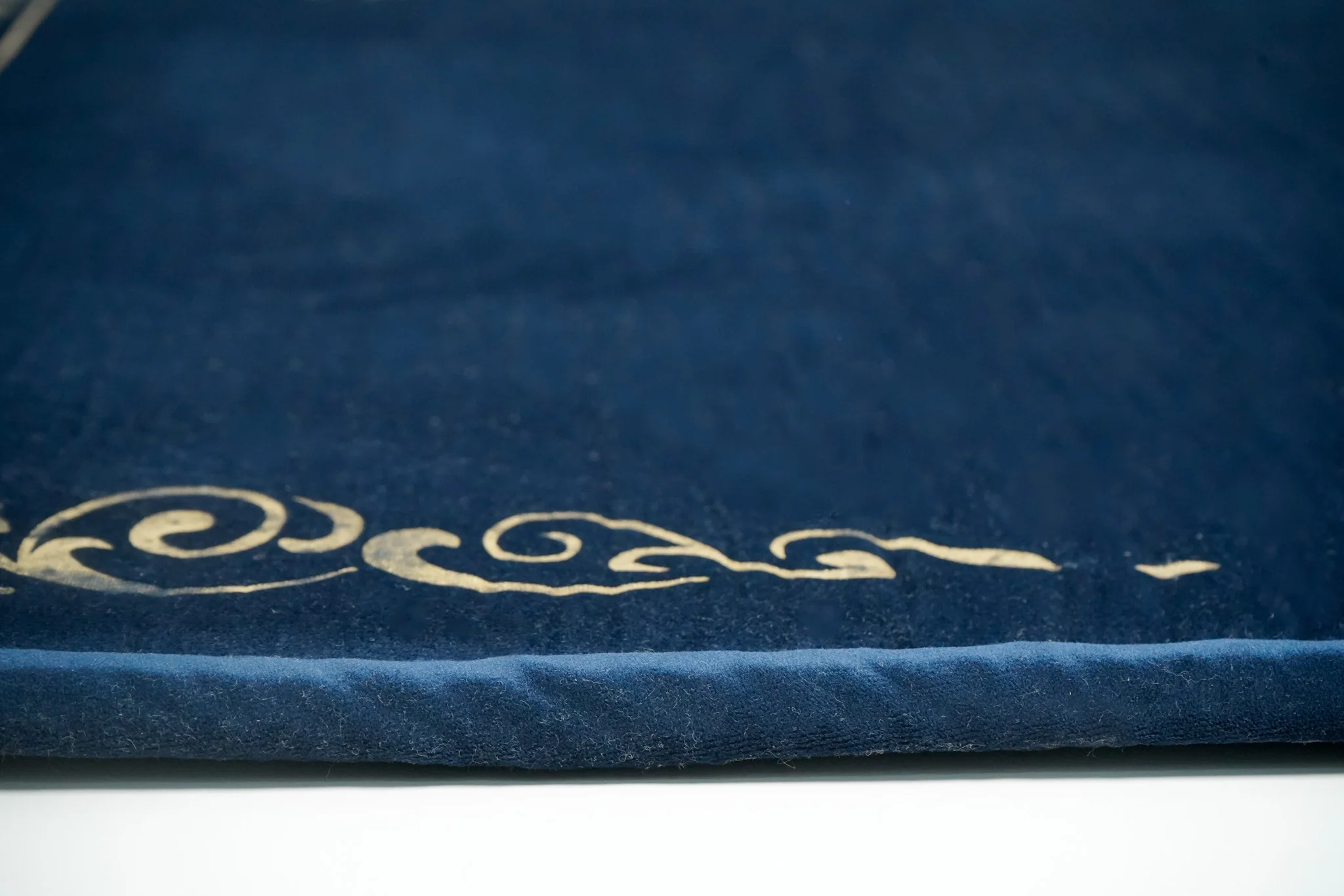 Plush Polyester Shag Rug: Luxurious Comfort for Your Feet High-Pile Polyester Carpet Rugs Home & Kitchen