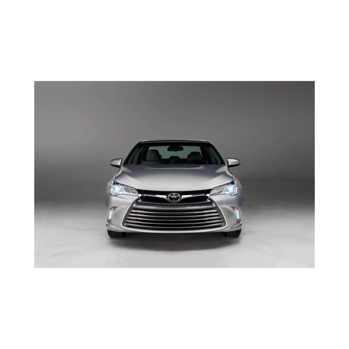 Оптовая продажа низкая цена 2018 Toyotaa Camry XLE Sedan 4D новый дизайн хорошо использованный Lexus с 5 сиденьями для продажи