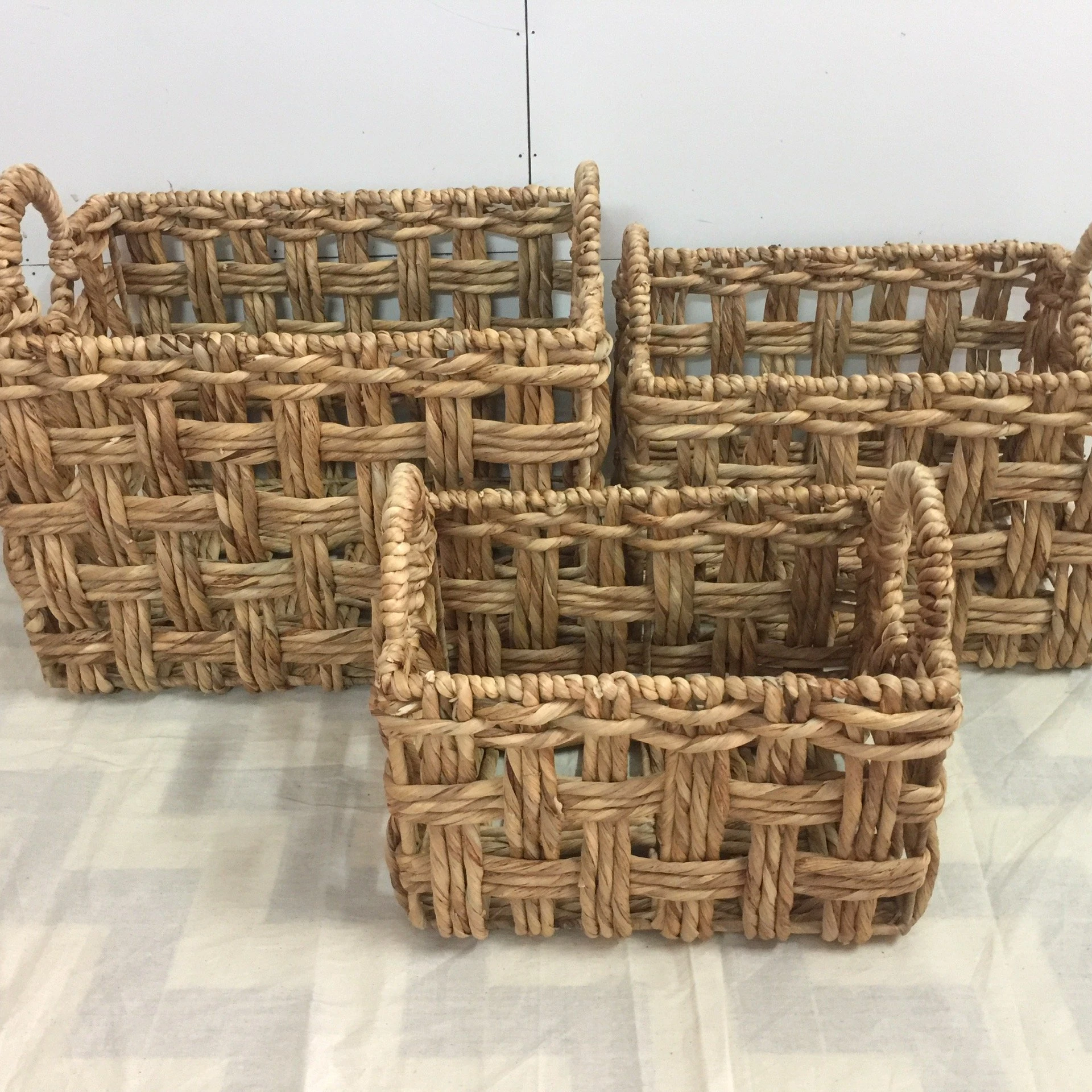 Water Hyacinth Basket with Handles Natural Handwoven Loose Knitted Basket from Water Hyacinth - SISU brand /SWB 02300