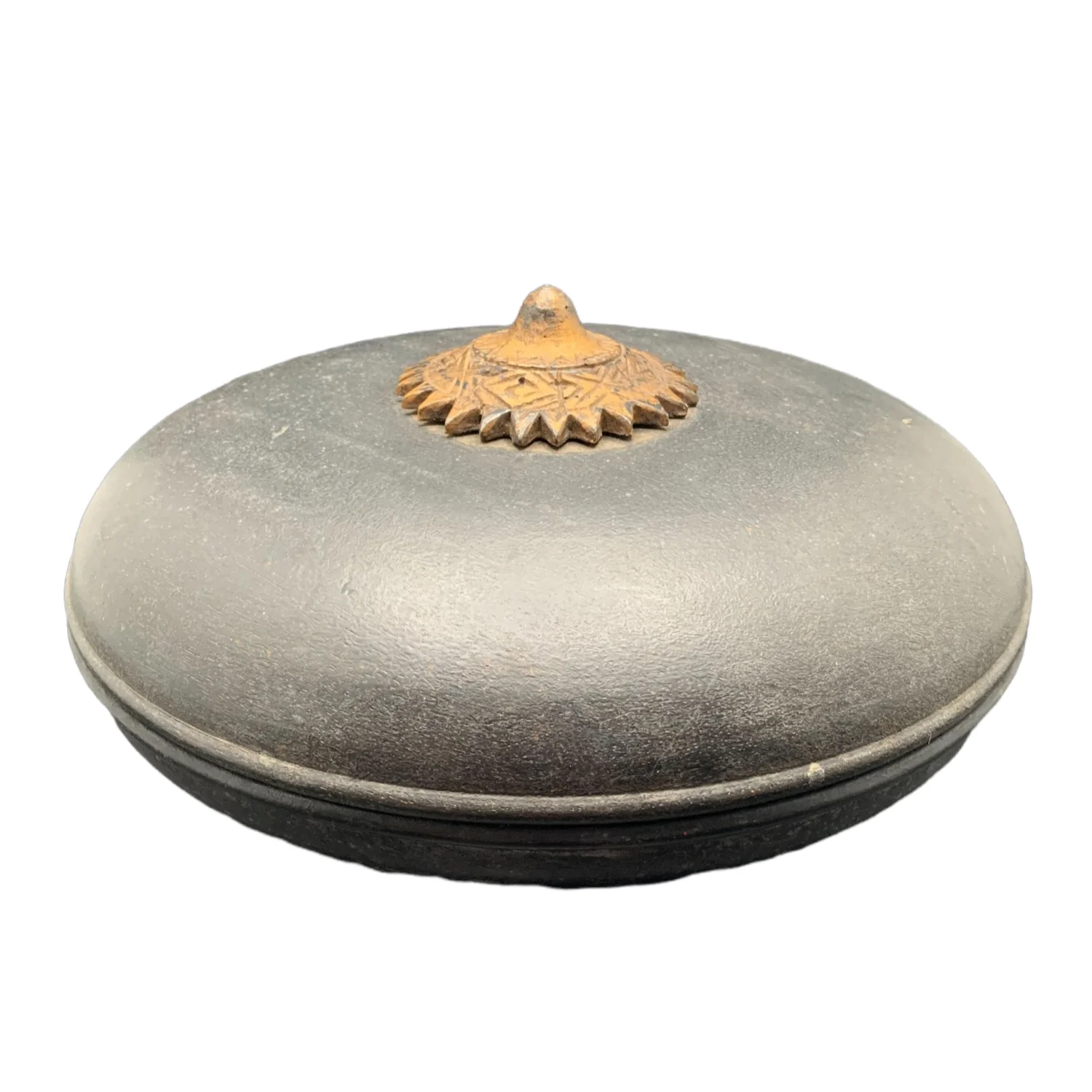 Thai Lacquer Ware For Receptacle for Betel Low Round Shape With Lid Decorate Top with wooden lacquer Gild  For Collect