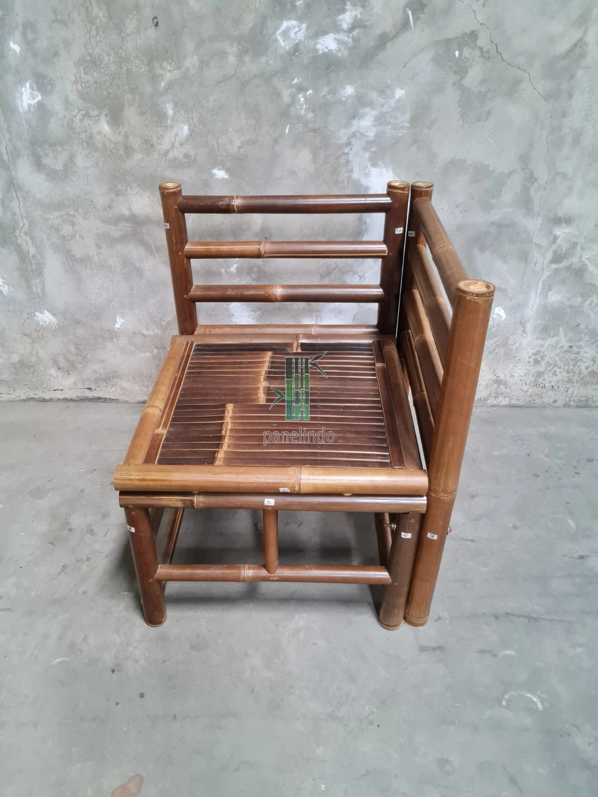 Eco-Friendly Bamboo Leisure Chair Antique Design Style for Home Living Room Restaurant School with Left Corner for Outdoor Use