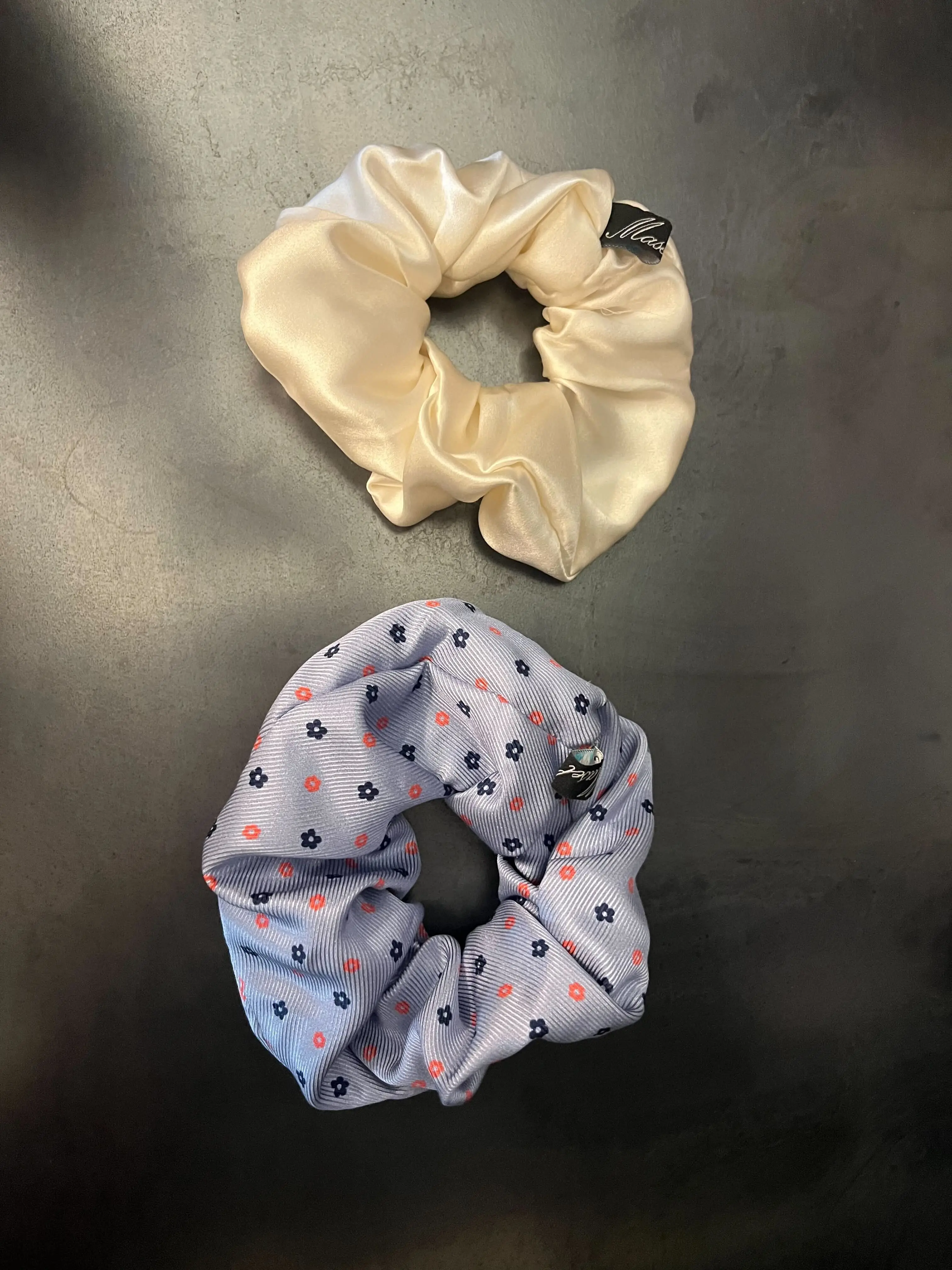 Good Supplier Silk Scruchie Iridiscent Flower Customizable Classic Woman Hair Accessories Perfect Gift Idea For Sister