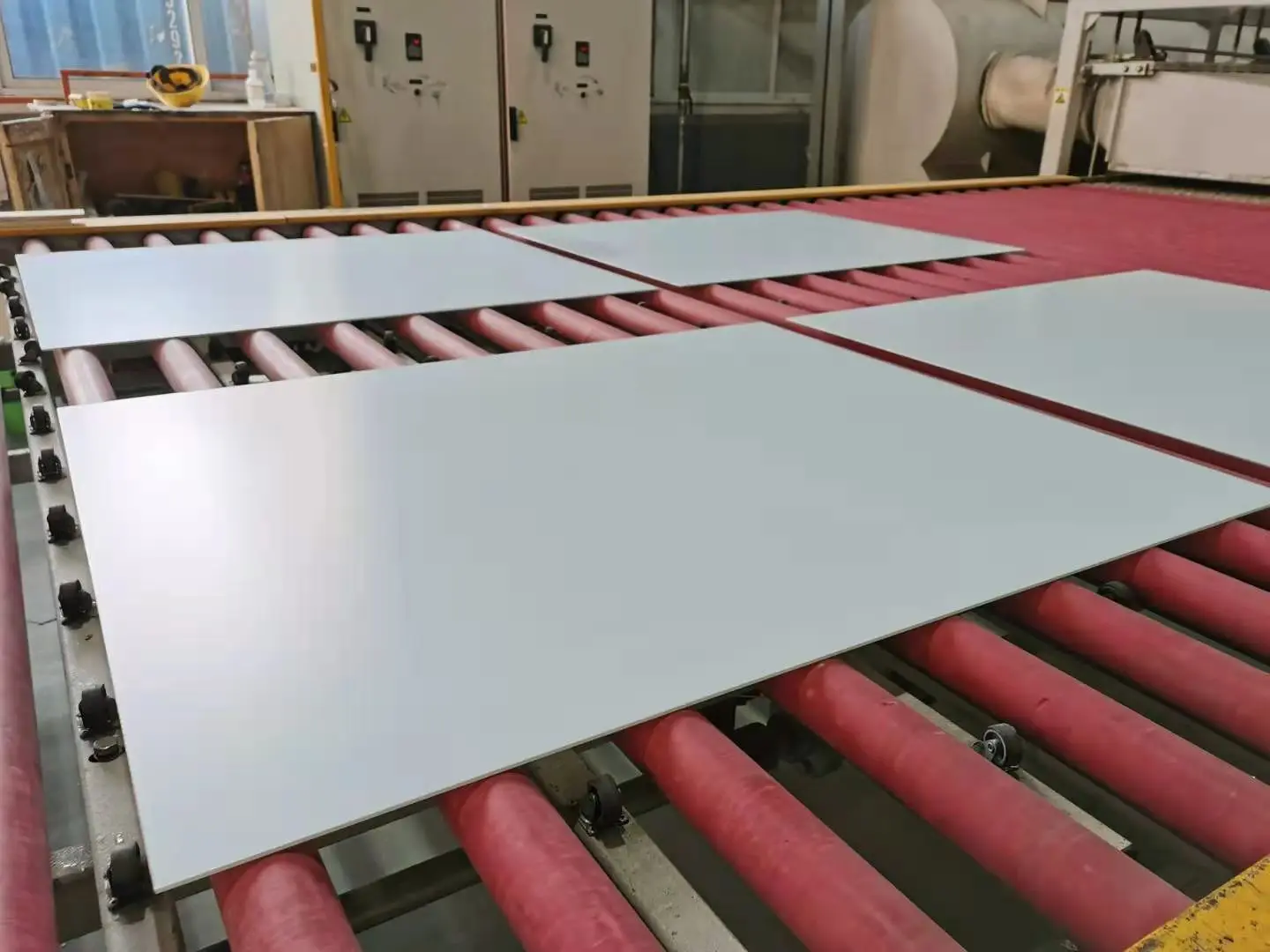 Color Painted Glass: white, red, black 4mm - 6mm with vinyl back