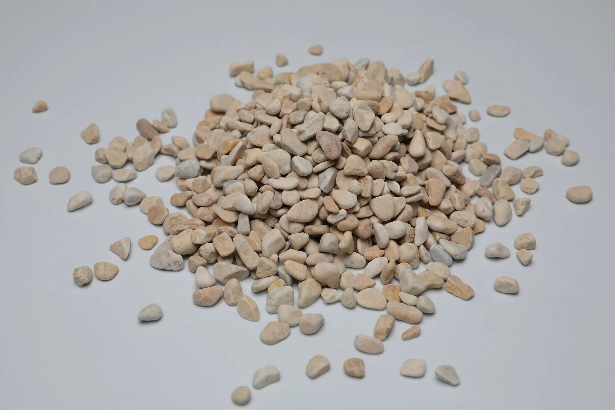 Manufacturer Yellow Tumbled Pebble Stone For Epoxy Floor Resin Bound Surface Pink Mix Pebbles Expose Aggregate Concrete Gravel