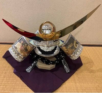 Japanese samurai helmet made by Japanese tradition looking for distributor samurai sword decoration