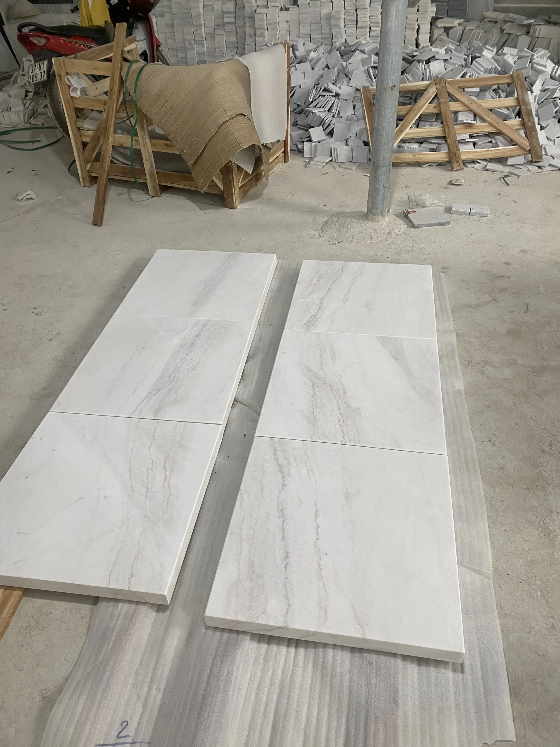 Modern Design Vietnam Style White Cloud Marble Stone 60x60x2,5cm Sandblasted Natural Style for Hotel Applications