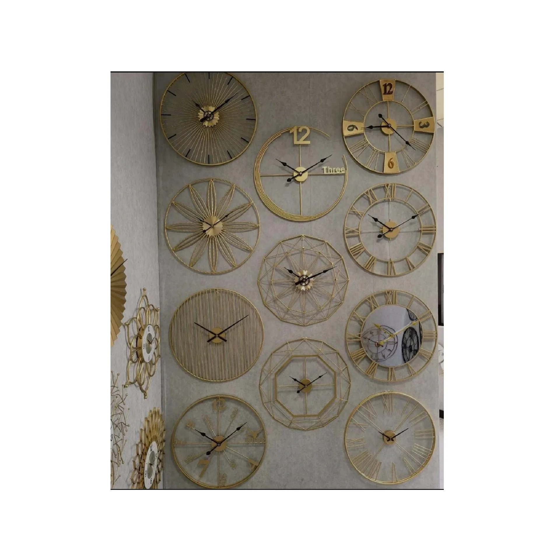 Pure Authentic Metal Wall Clock  For Drawing Room & Bedroom Exclusive Design And Luxury Style Decor Art Wall Clock