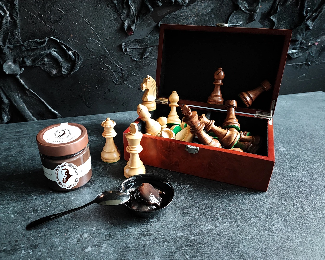 High quality Italian spreadable cream with Chestnuts Rum and Vanilla 140g made with high-quality and natural ingredients