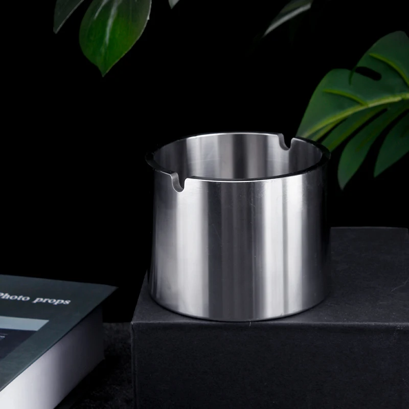 Оптовая продажа, стоячая металлическая серебряная круглая пепельница из нержавеющей стали, цветная пепельница с логотипом на заказ, для дома