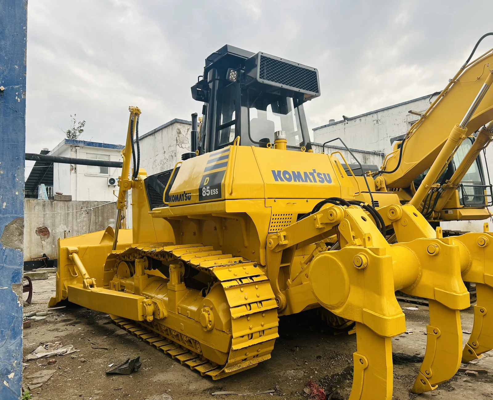 Сделано в Японии новый гусеничный бульдозер Komatsu D85 D65 б/у Шанхае