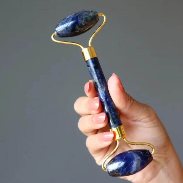 Ролик для массажа лица sodalite: Массажный ролик из драгоценных камней: Оптовая продажа массажный с кристаллами и гуаша продажи