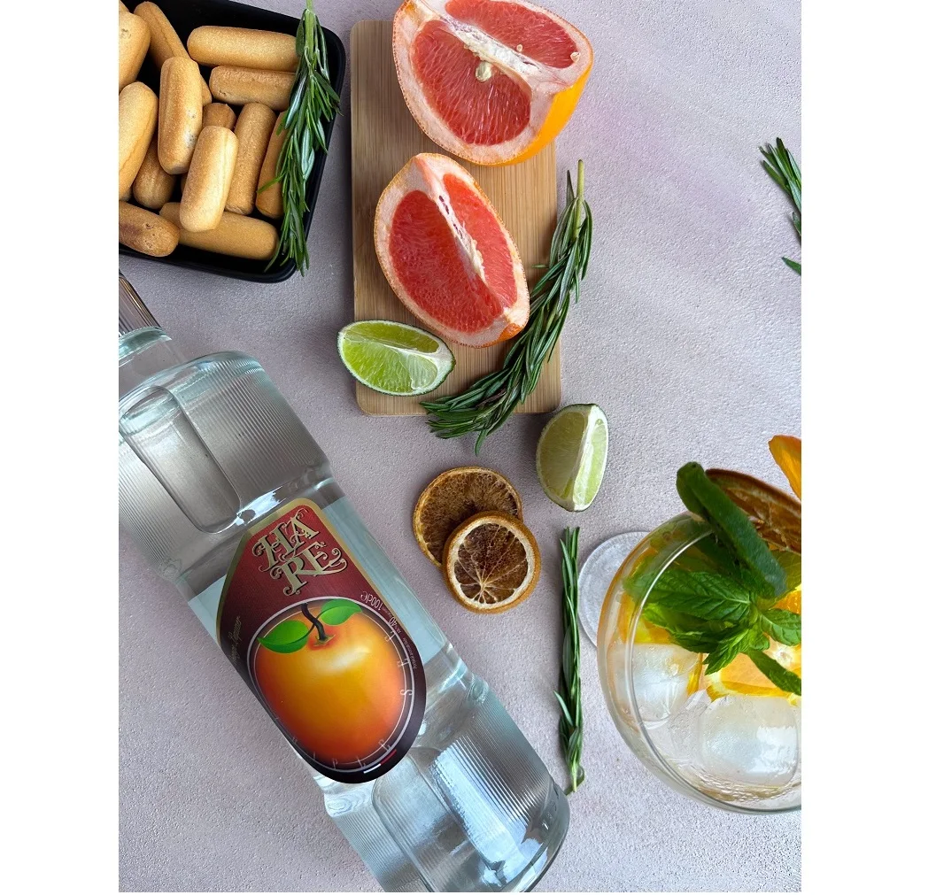 100 л, спирт со вкусом апельсина, содержание спирта % 40, чистый и гладкий, качество ликера со вкусом апельсина-из индейки