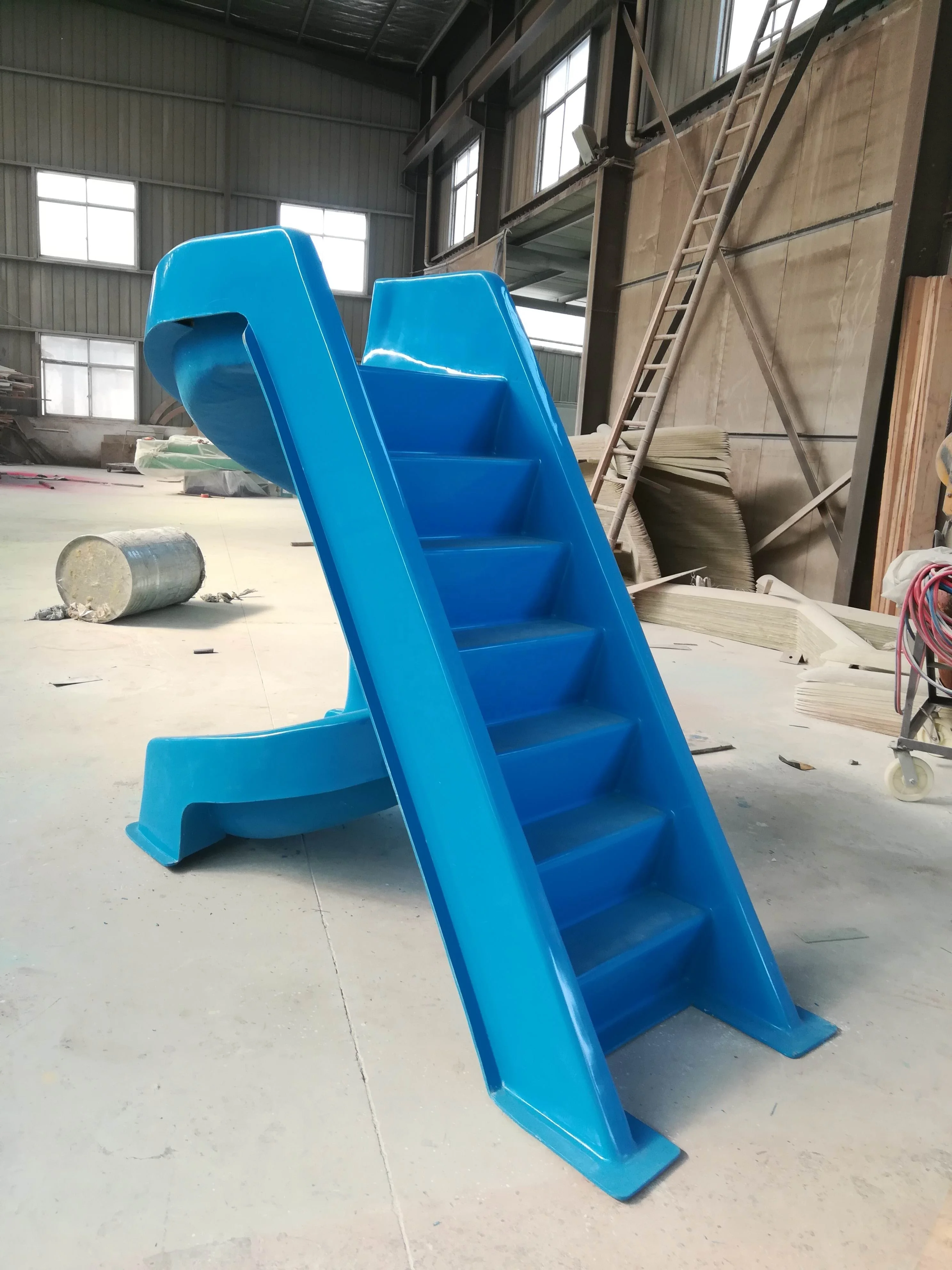 Outdoor kids pool small curved fiberglass water slide