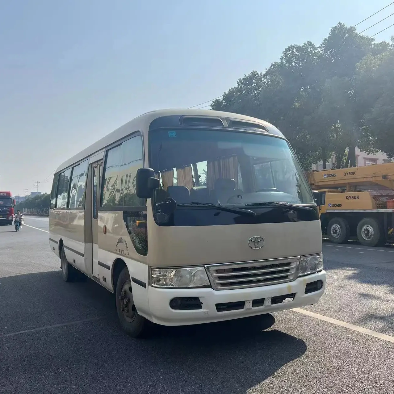 almost new condition coaster bus diesel manual 28  30 seats toyota tourist airport bus