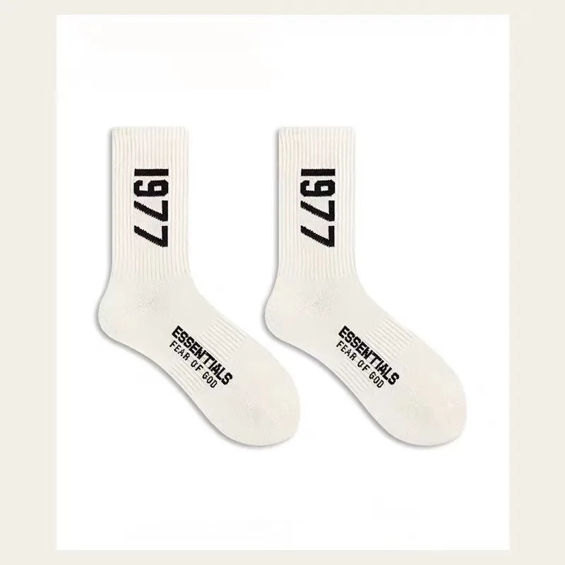 Four Seasons Style 2024 Most Fashionable Socks Number 1977 Mid-calf Ventilated Sports Casual Socks