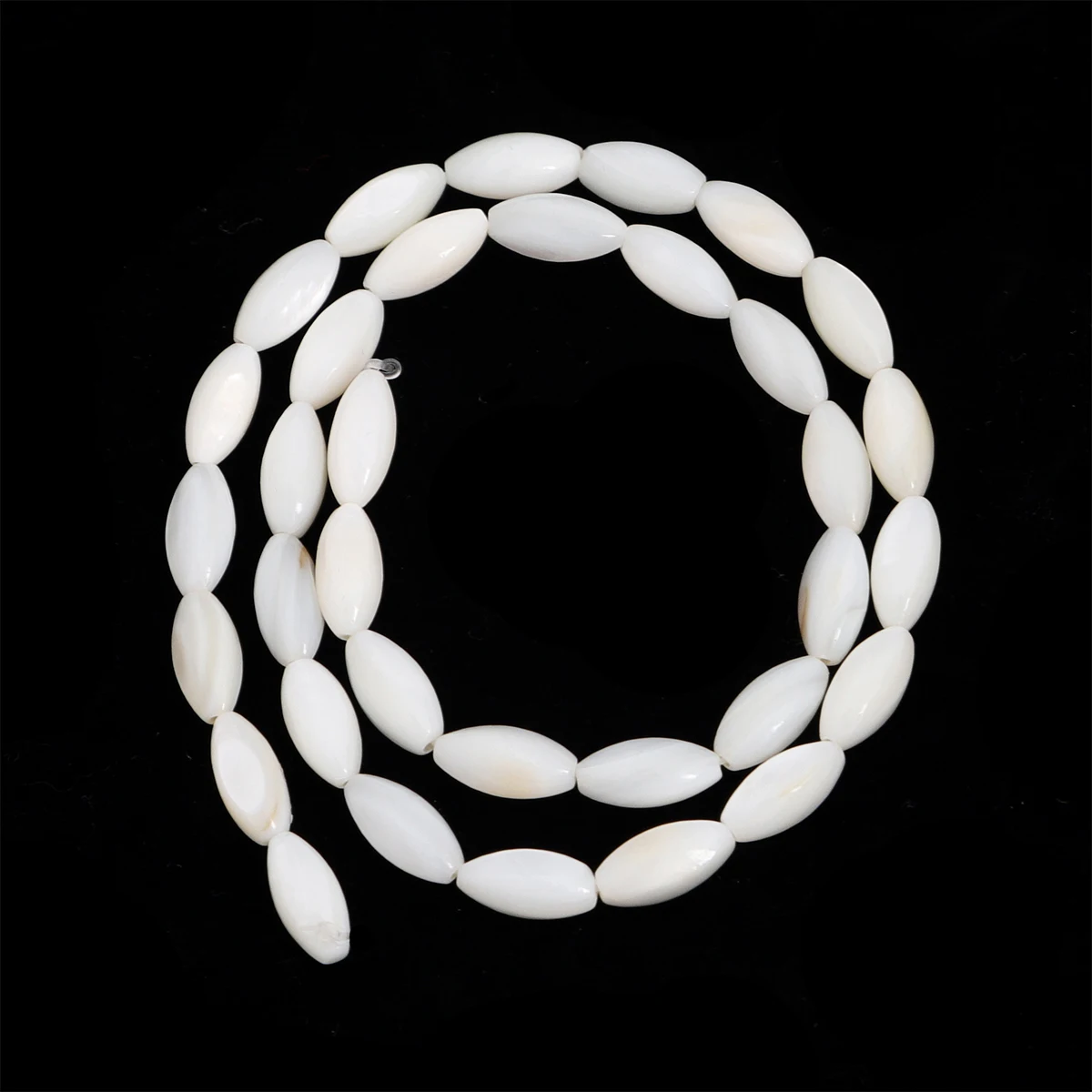 Yiwu Wholesale Loose Beads Fashion Natural Freshwater Shells Beads Oval Beads for Women DIY Bracelet Necklace Making Accessories