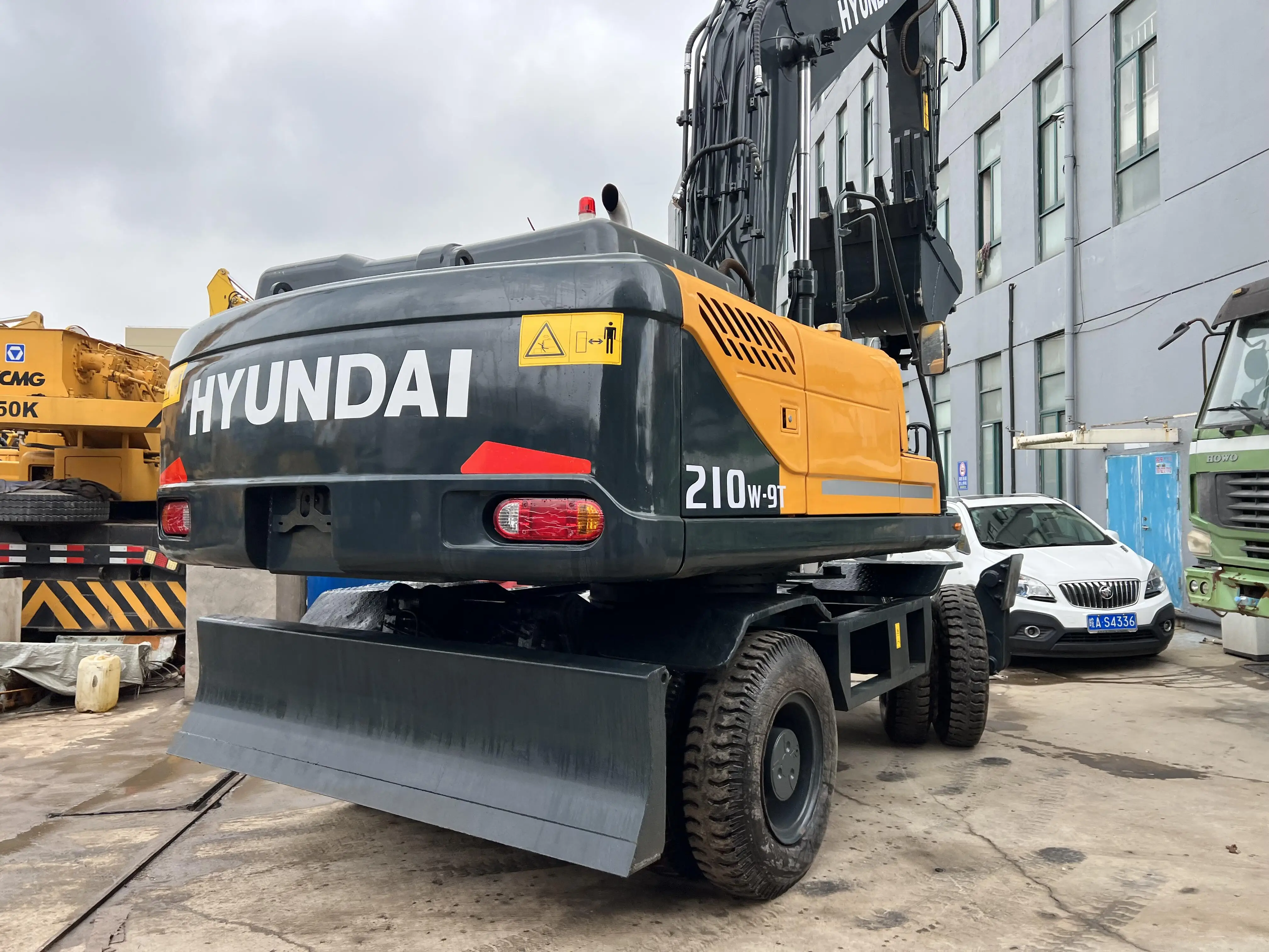 21 tons of Hyundai 210W-9T used wheel excavator for sale