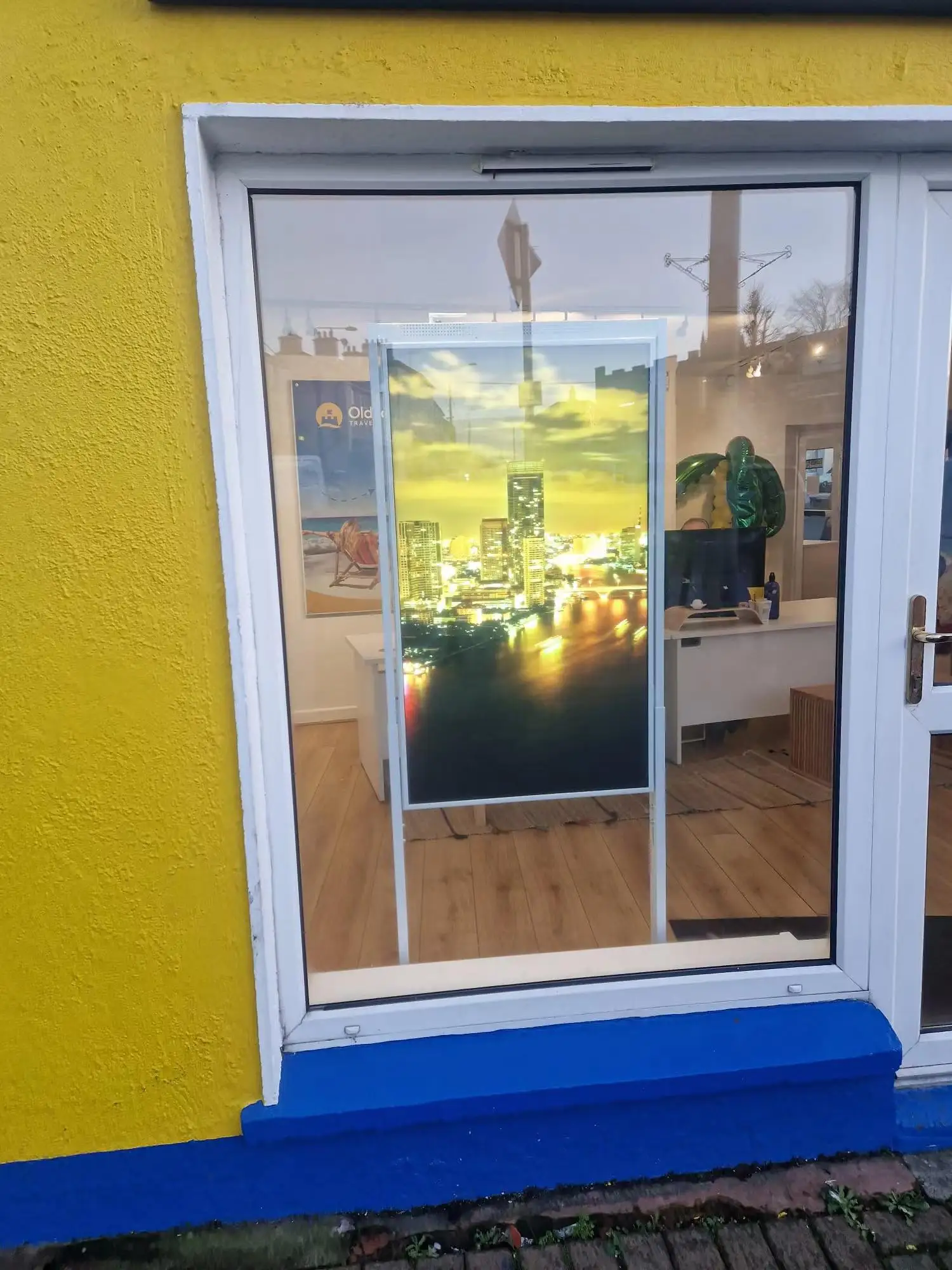 TNI Panel 110 Window Display Floor Standing Hanging Ceiling LCD Shop Window Facing Advertising Displays Digital Signage