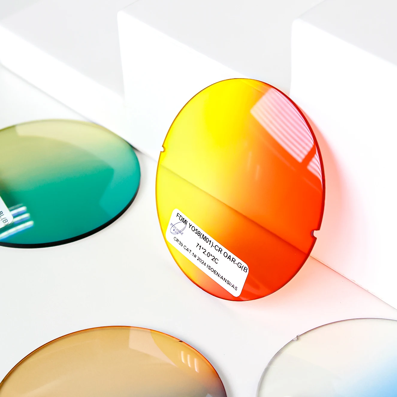 FUYUANDA CR39 Gradient Shade Lens Impact Resistance Ultraviolet-Proof Colorful Protection Sunglasses CR39 Lens Glasses