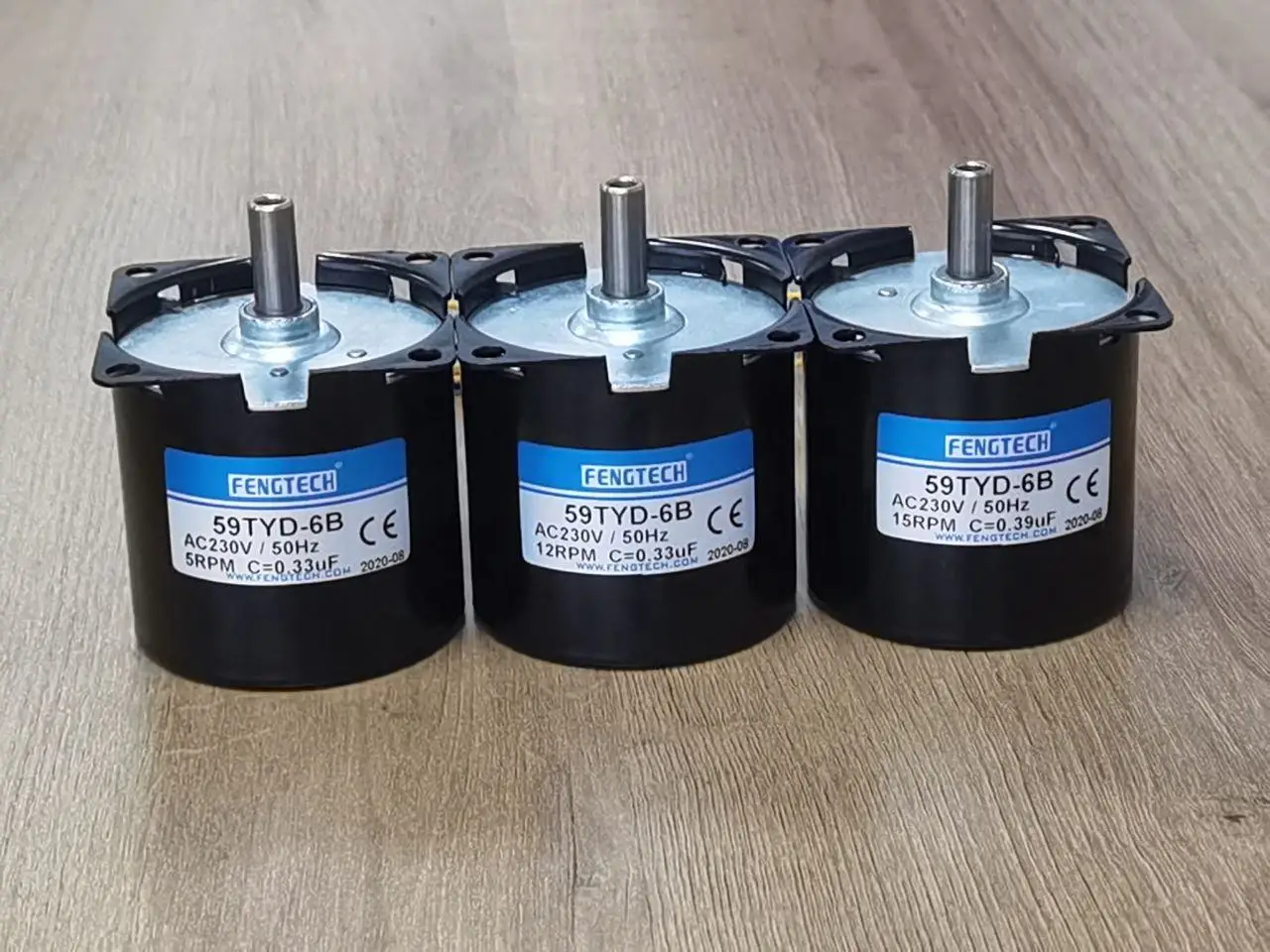 230v AC motor with damped brake and reversible gear reducer