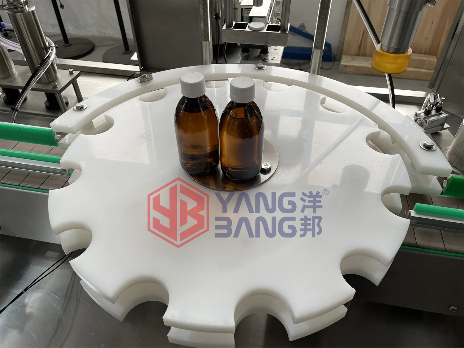 Full Automatic Aluminum Tamper Evident Proof Bottle 2Oz 100ml 150ml Syrup Energy Drink Shots Filling Capping Packaging Machine