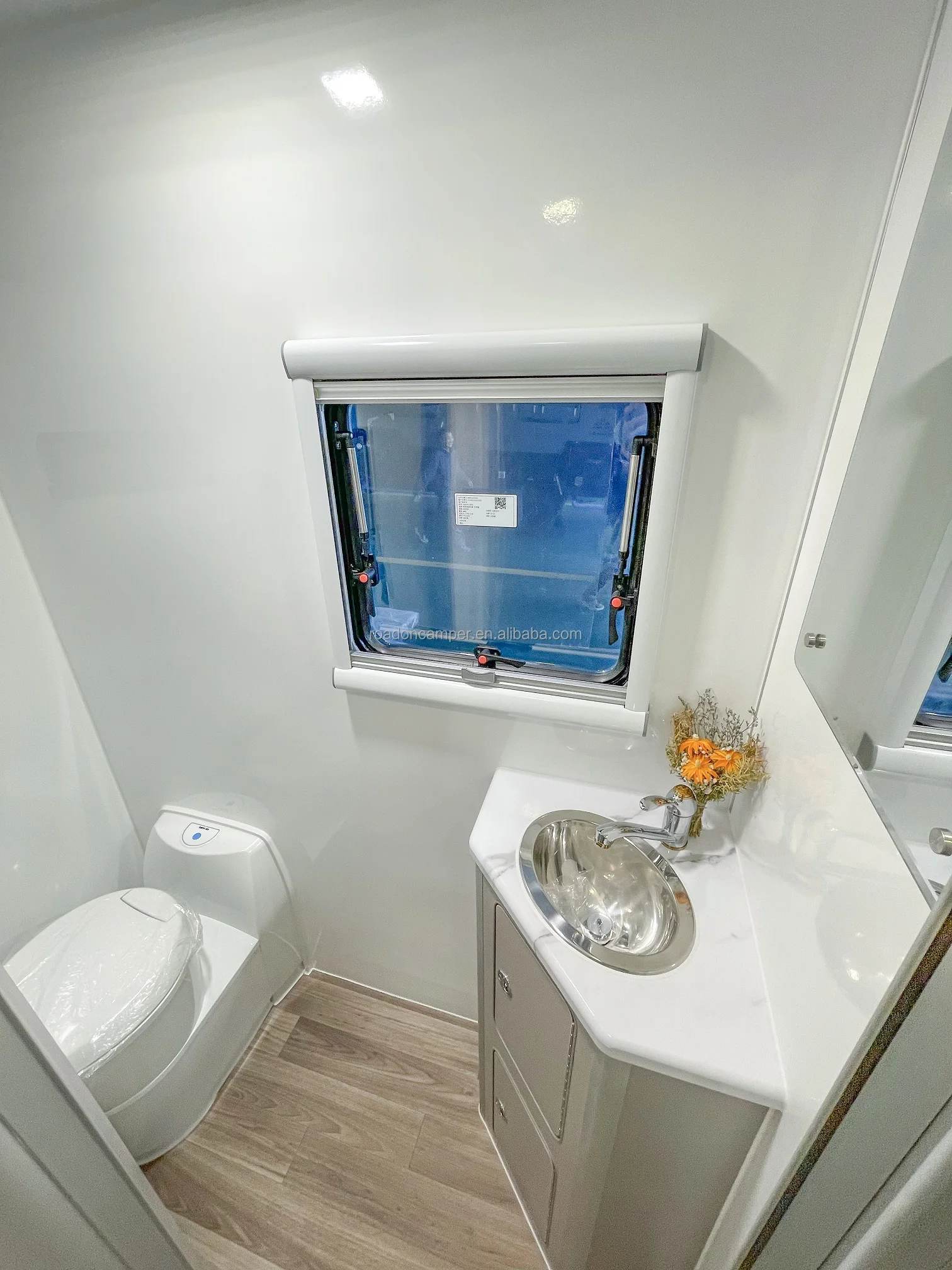 20FT Australian Standard Factory Sale Camper Caravan Off Road Travel Trailers  Hard top Caravan