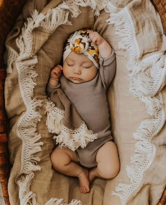 Organic Cotton Muslin Swaddle Wraps 2-Layer Comfortable Baby Blanket with Animal Cartoon Leaves Raschel Patterns