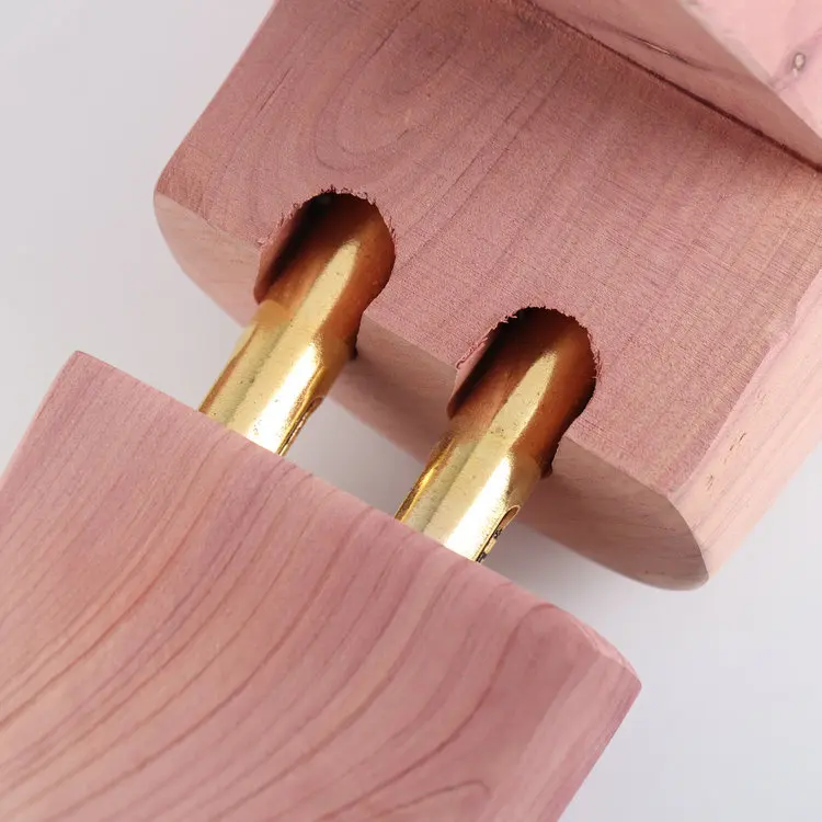 Wholesale Red Cedar Wood Shoe Trees Classic Adjustable Twin Tubed Wooden Shoe Stretcher Tree