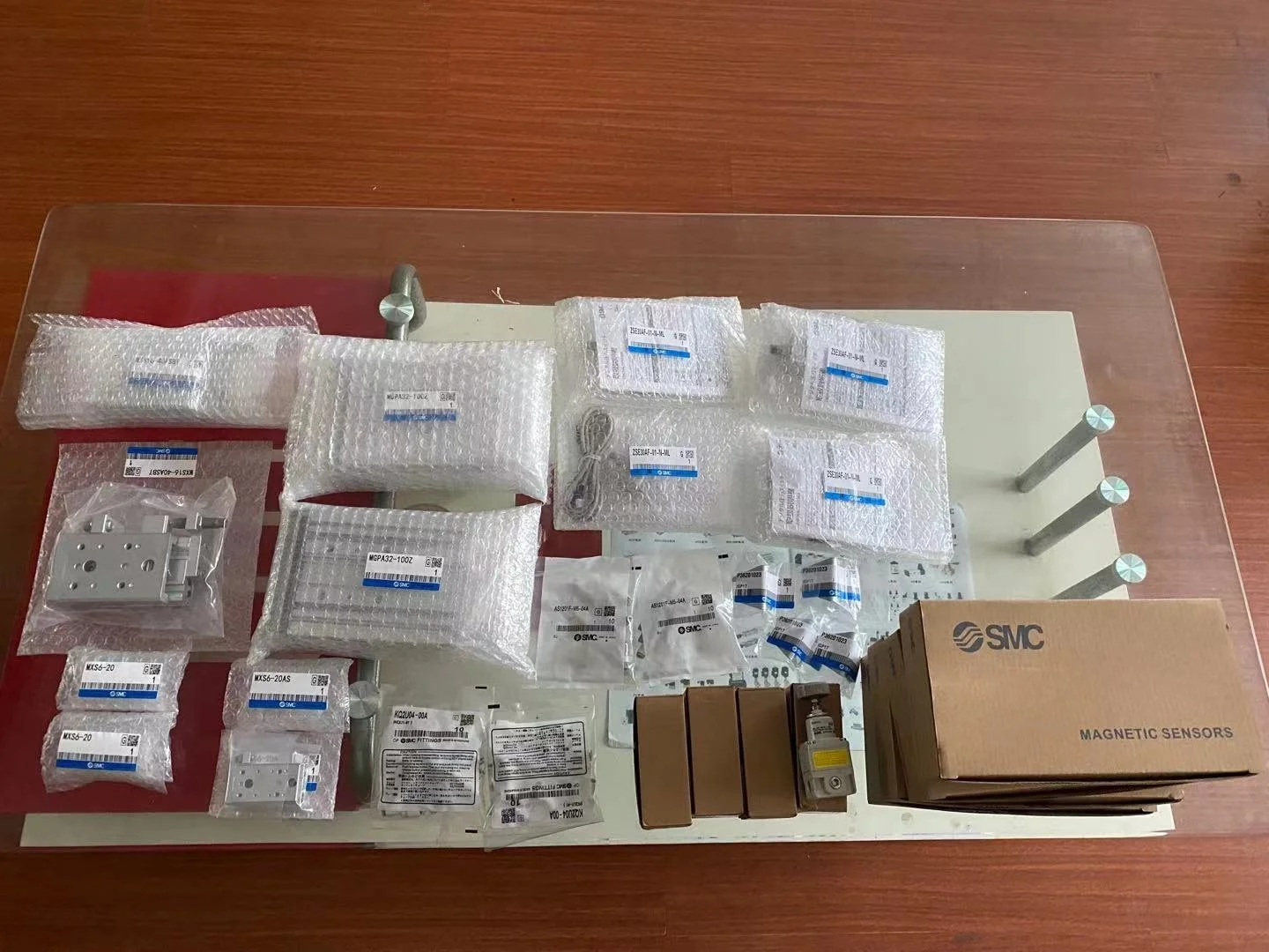  Пневматические детали марки SMC СОЛЕНОИДНЫЕ клапаны пневматических цилиндров соединители для фиттингов блоки