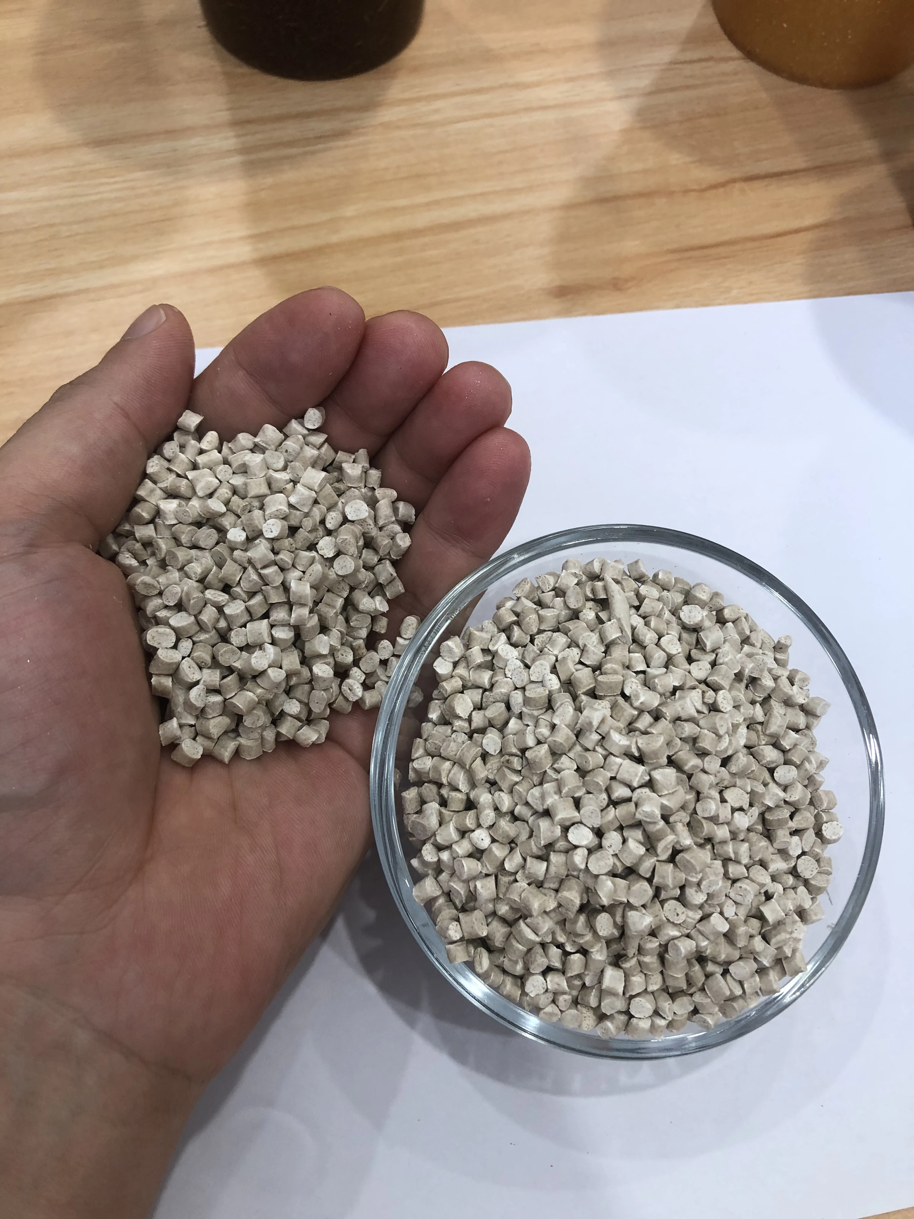 Material Granules Polypropylene PP Mixed Wheat Straws Fiber 15% Corn Starch Granules Food Container Based TPU EVA PLA ABS