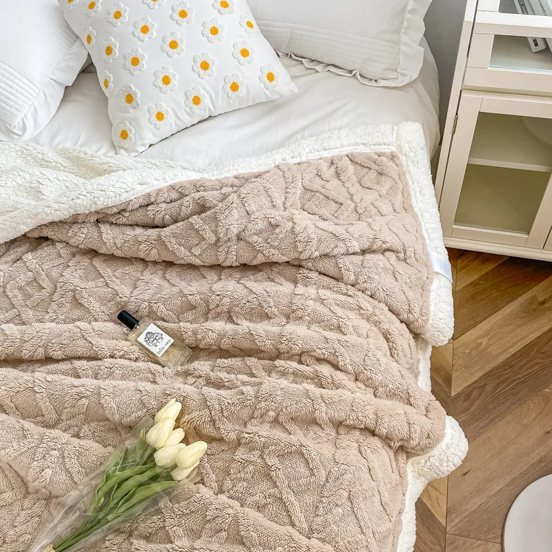 Winter Blankets Solid Color Plus Size Striped Pattern Mink Fleece Plush Throw Fluffy Blankets For Winter