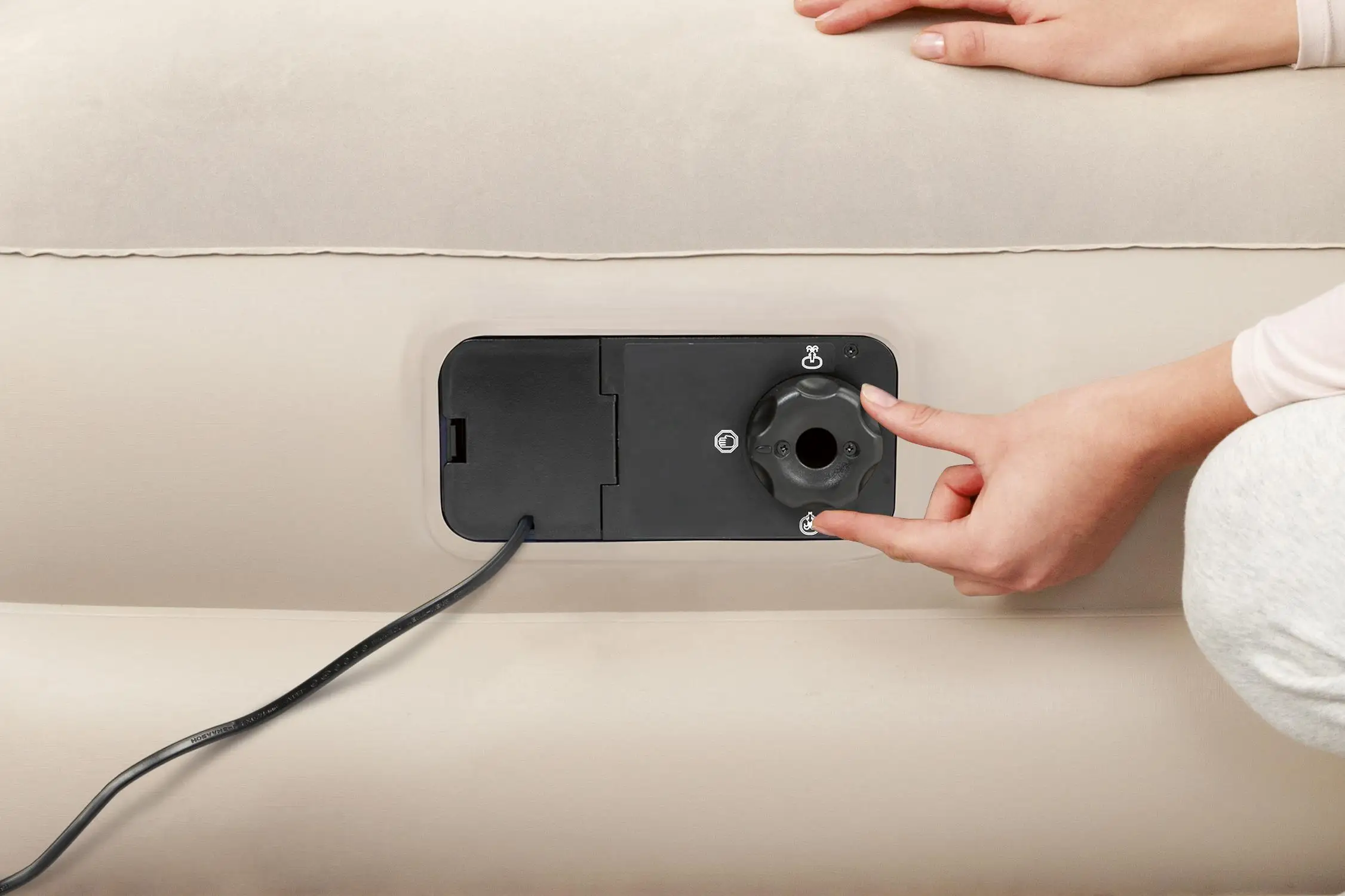 Bestway 67694 Tritech Air Mattress Twin with Built-in AC Pump relax flocked air bed with pump 1.91 m x 97 cm x 42 cm