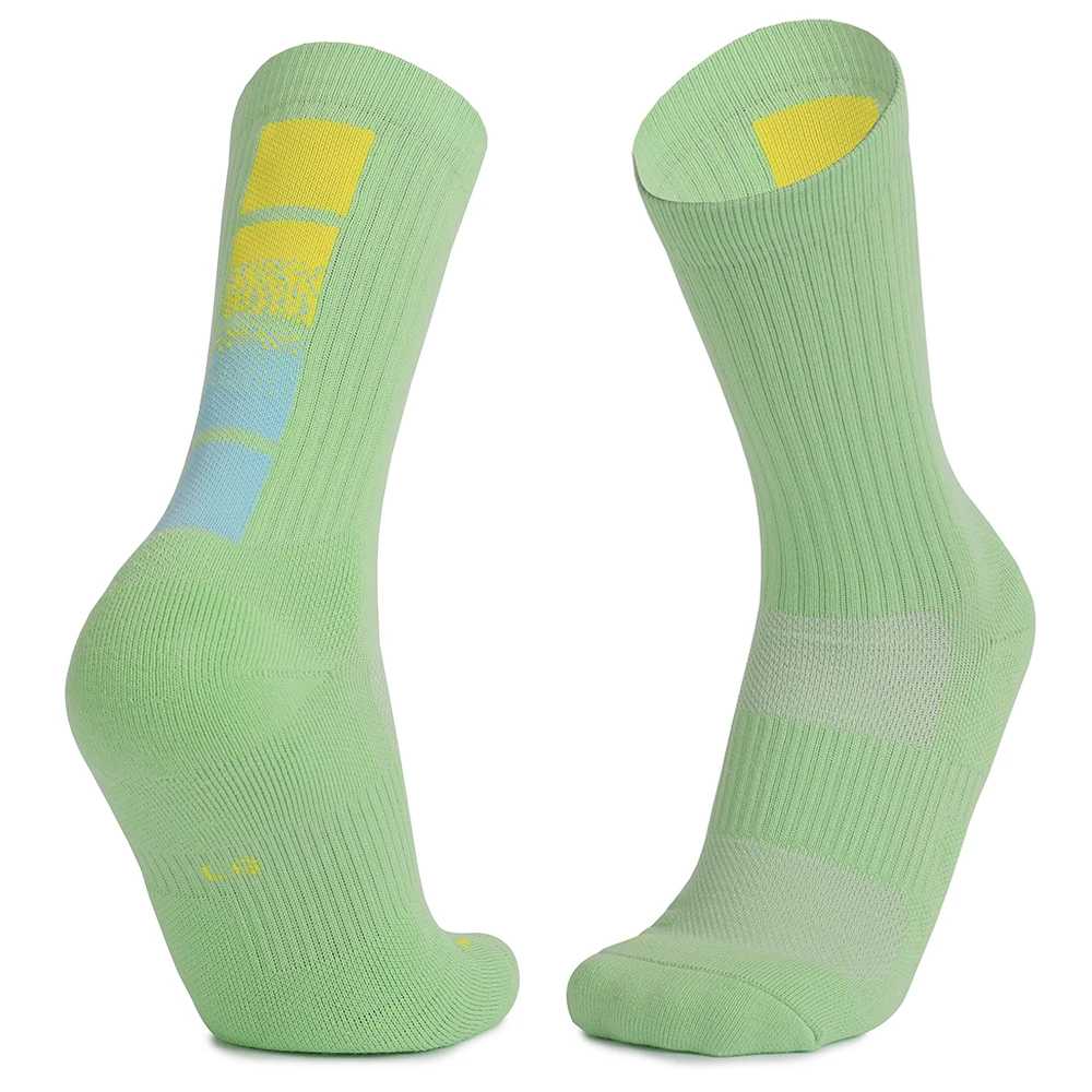 Comfortable To Wear Good Quality Full Cotton Thick Crew Socks For Playing Basketball