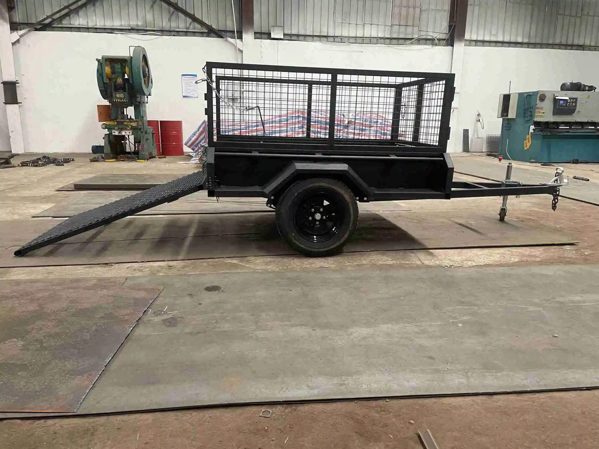 1500kg rate Single Axle Box Trailer with Disc Brake Galvanized Cage for  6x4ft Size
