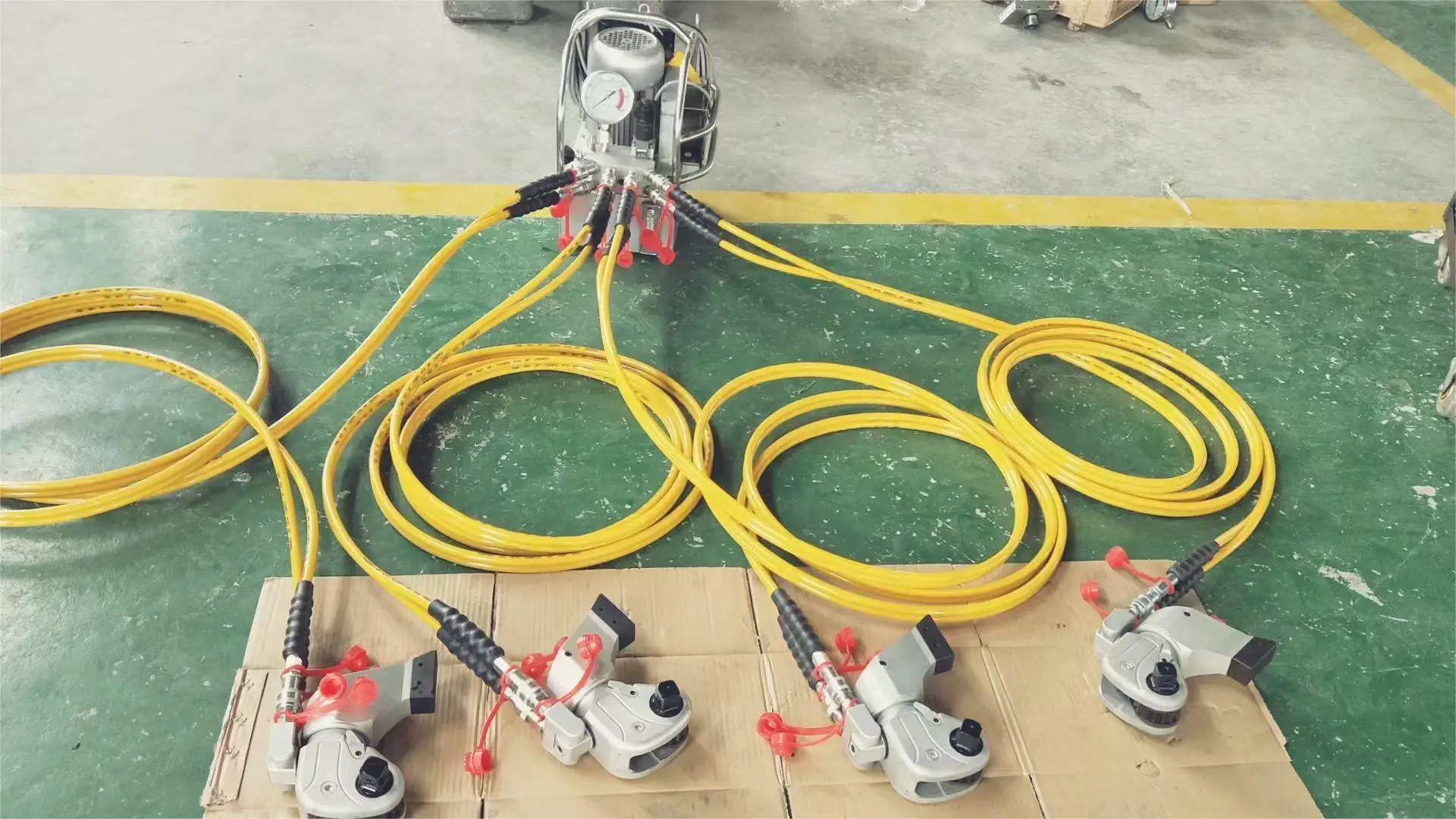 3 stage flow hydraulic electric pump could drive 4 hydraulic wrenches