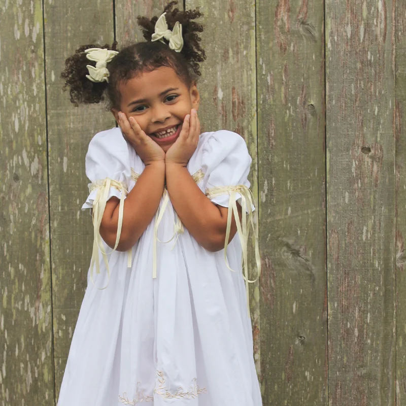 New design short sleeve boutique lace dress for kids girls 2 to 14 years old white dress for girls heirloom dress