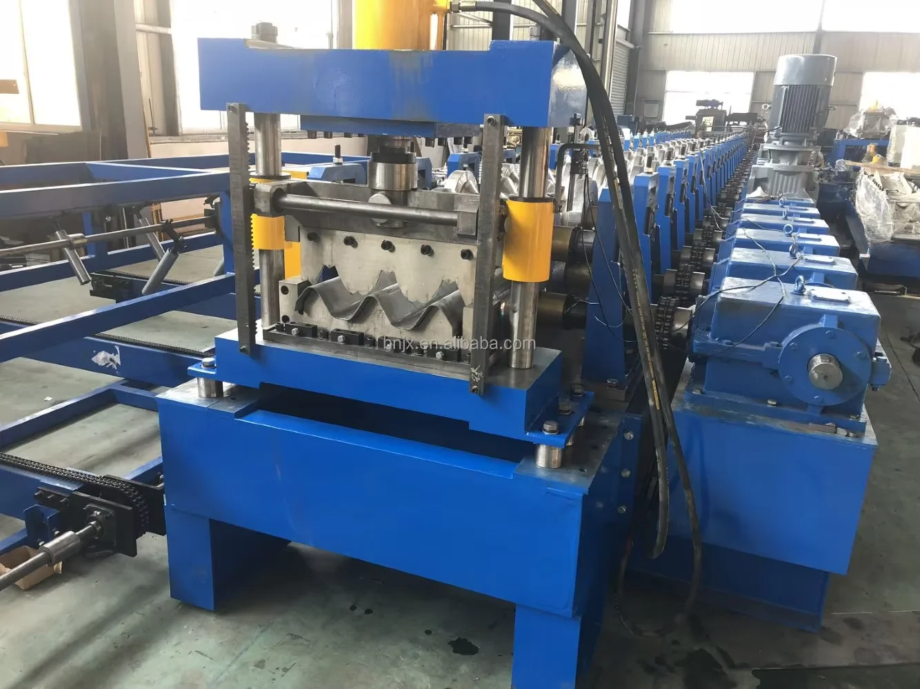 BN 2025 Customized Light Steel Frame Machine Guardrail Steel Making Machines Highway Guardrail Roll Former with Punching Hole