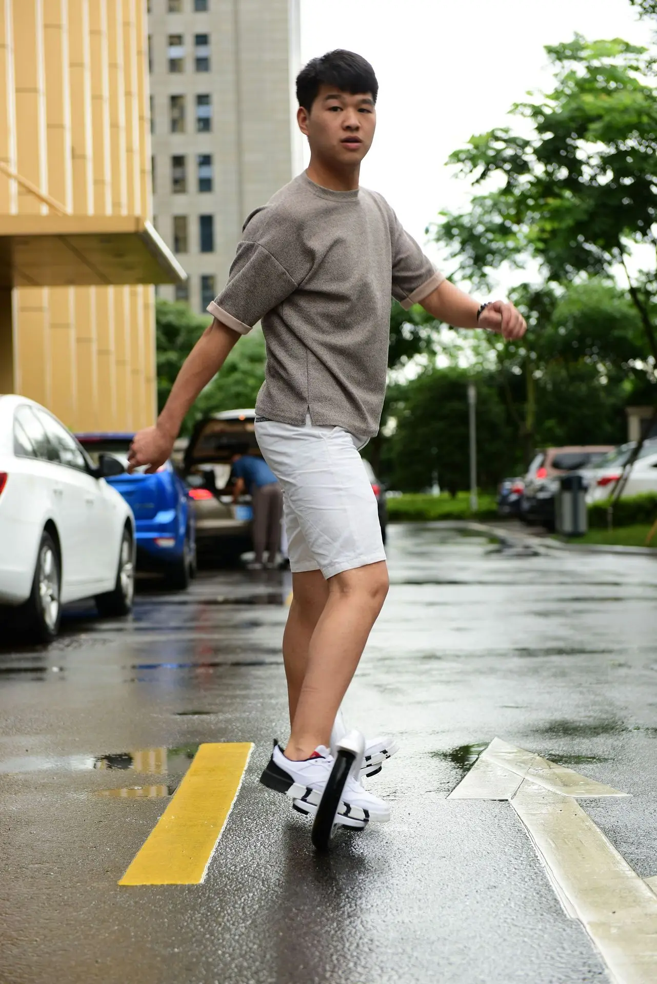 Youth Adult Two-Wheeled Scooter for Extreme Sports Popular Style Hydraulic Disc Brake System 8 Inch Tires 65km Range per Charge