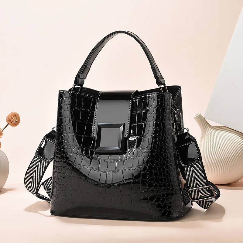 ladies shoulder women small cheap bucket black girl classic messenger crossbody handbags with tassell