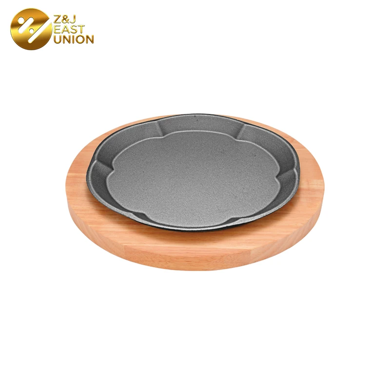 Christmas Round Cast Iron Sizzling Hot Plate Sizzling Platter Induction With Wood Tray Branding Handle